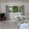 Отель Sunny Bay Beach Bach Отель Sunny Bay Beach Bach в Раротонге
