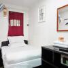 Отель Paris Guest House Отель Paris Guest House в Гонконге