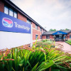 Отель Travelodge Cork Airport Hotel Отель Travelodge Cork Airport Hotel в Корке