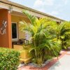 Отель Cariña's studio-apartments Отель Cariña's studio-apartments в Палм-Биче
