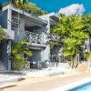 Отель Travellers Palm Отель Travellers Palm в Хоултауне