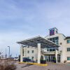 Отель Motel 6 Saskatoon Отель Motel 6 Saskatoon в Саскатуне