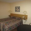 Отель Y-5 Motel & Campground Ltd Отель Y-5 Motel & Campground Ltd в Литле-Форту