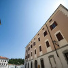 Отель Apartments Vila Piranesi Отель Apartments Vila Piranesi в Сподне Шкофие