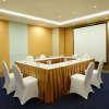 Отель Batiqa Hotel & Apartments Karawang Отель Batiqa Hotel & Apartments Karawang в Телукджамбе