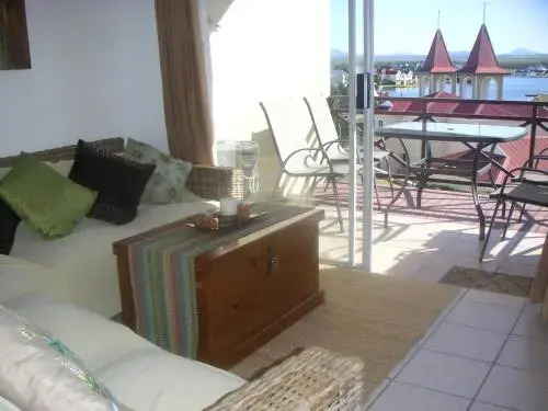 Waterside Living MS22