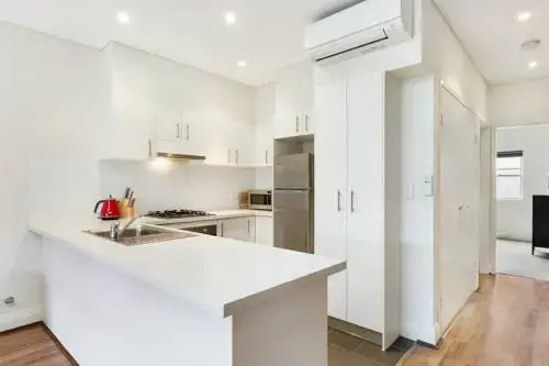 Glebe Self-Contained Modern One-Bedroom Apartment (7 COW)