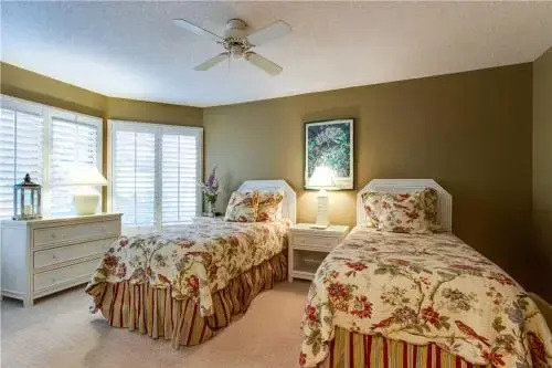Turtle Cove 5543 by RedAwning
