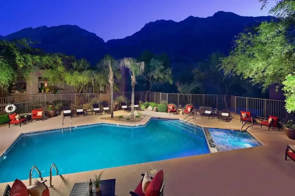 The Greens and Ventana Canyon 3115E