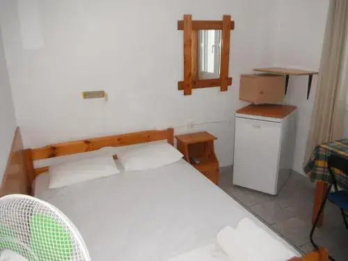 Orfeas Rooms