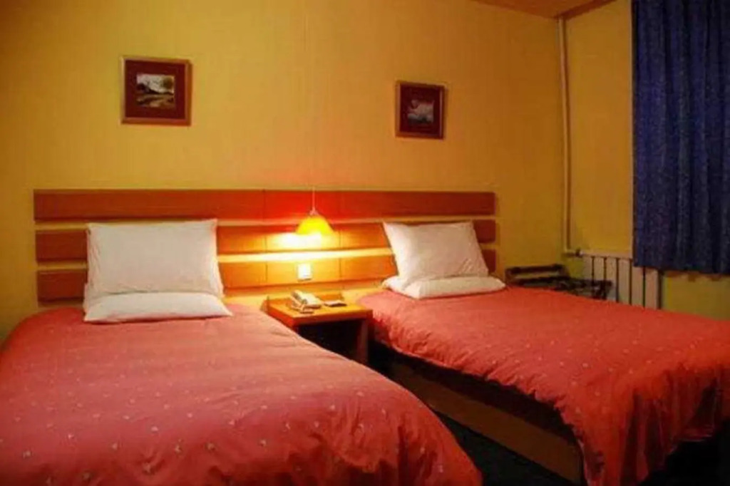Home Inn Wuyi Plaza