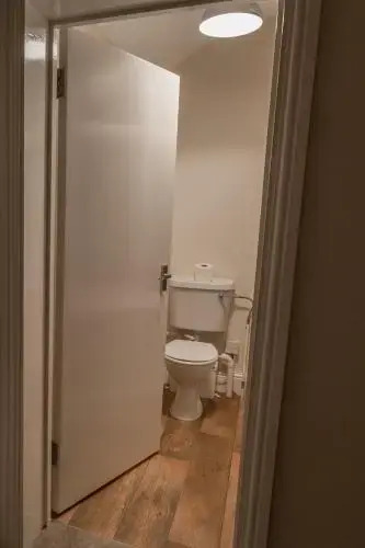 WhiteGates Apartment