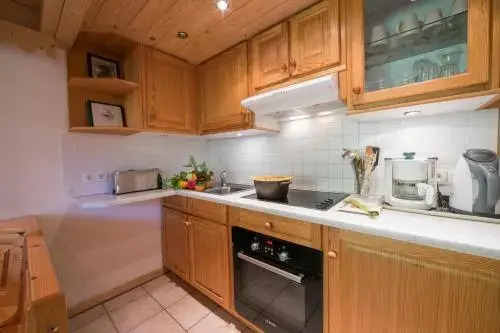 Grand Roc A218 from Slopes 150m, View & Parking - Happy Rentals