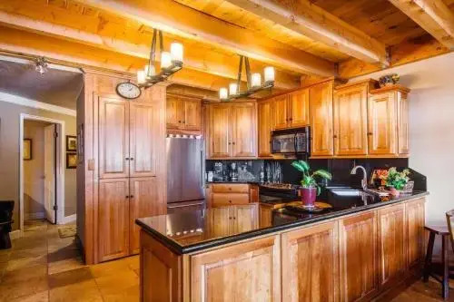 Powder Run 2 Bedroom Condo by All Seasons Resort Lodging