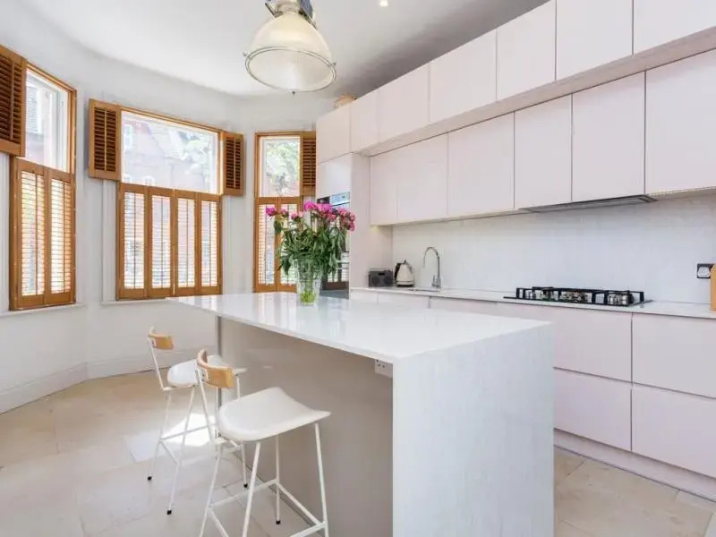Veeve  Beautiful 4 Bed 4 Bath House Kersley Street Battersea