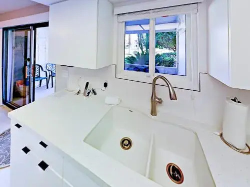 Waverly Condo #H25 - 2 Br condo by RedAwning