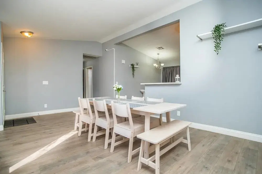 Dream Cove 3 Bd 10 min From Strip w/ Pool!