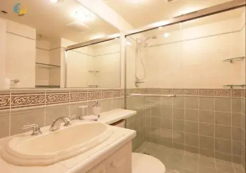 Oceanfront Collins Resort - Global Vacation Rental