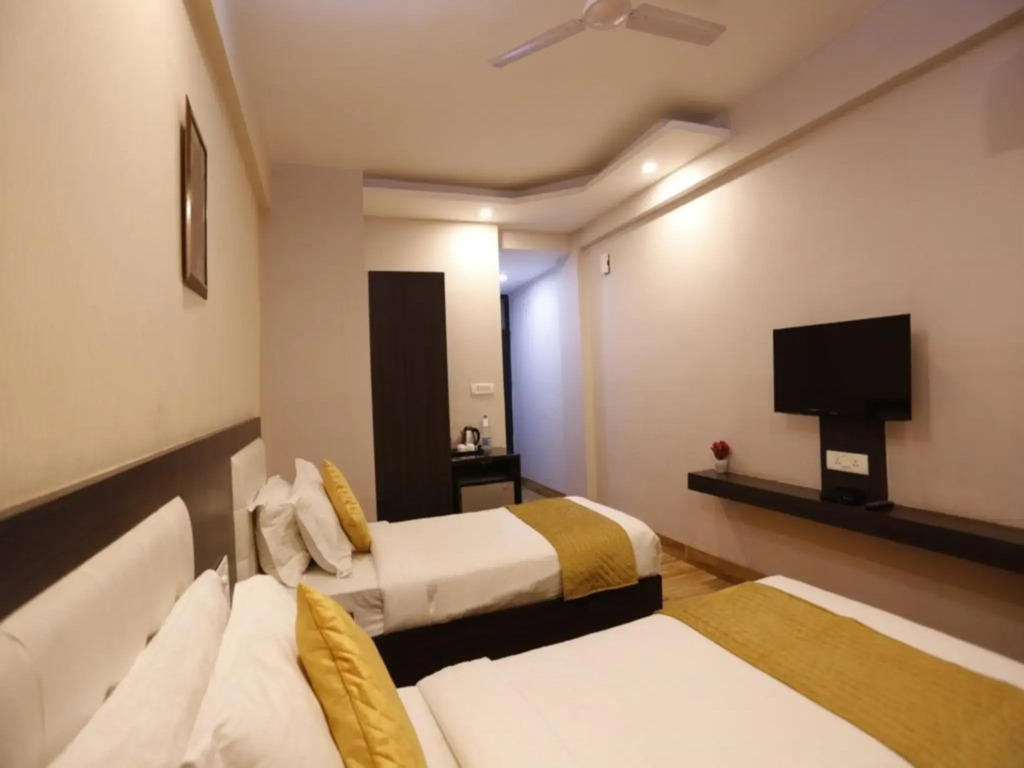 Paradise Ganga - A River Side Hotel