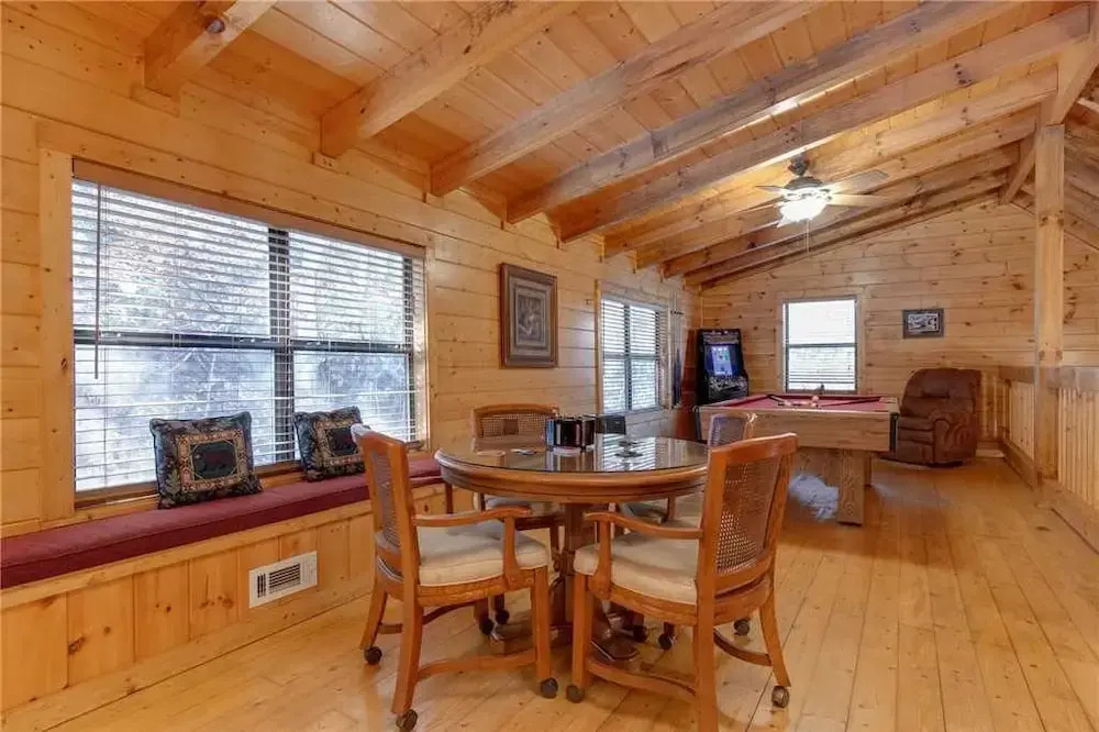 Grin and Bear It - Three Bedroom Cabin
