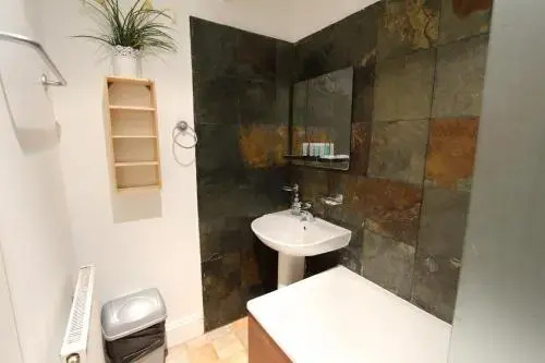 Adie Apartments