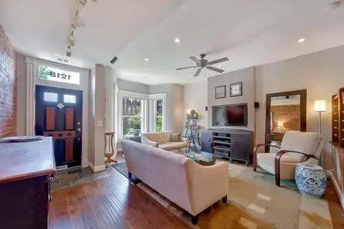 1218 Southeast Townhome #1017 - 3 Br Townhouse