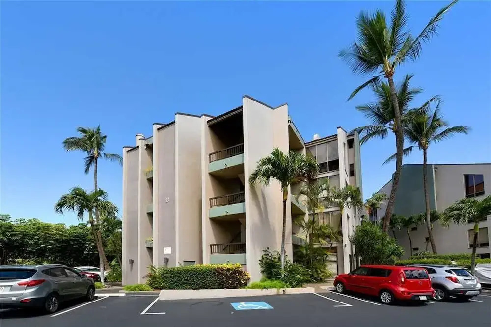 Hale Mahina #B303 - 1 Br condo by RedAwning