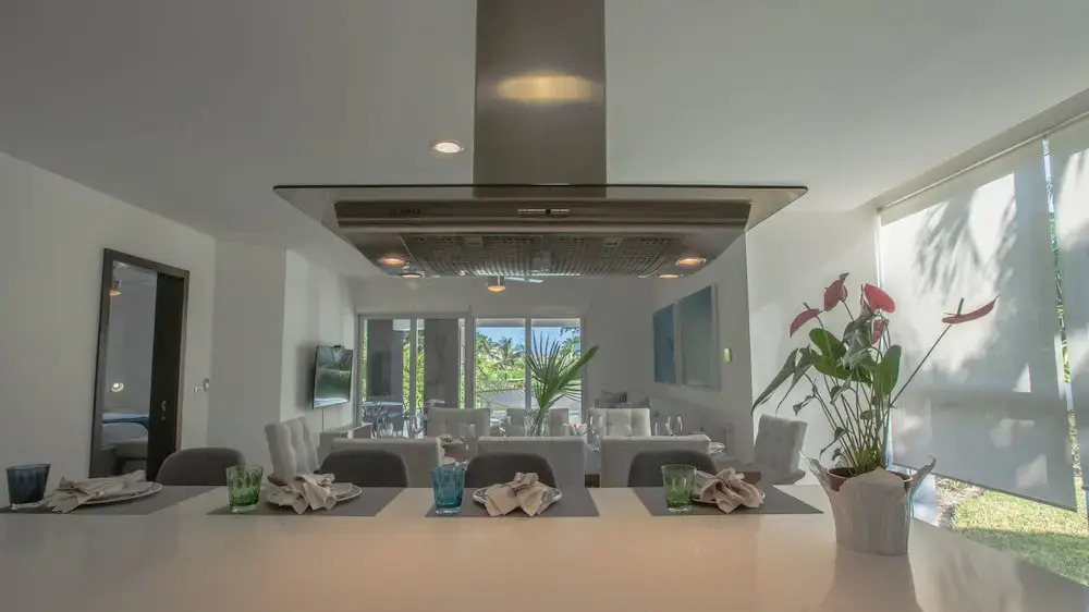Casa Coral Beach - 2 Br Condo