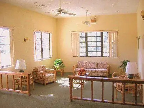 Ingraham's Beach Inn