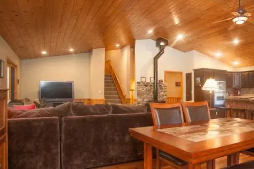 Dodowah in Carnelian Bay by Tahoe Mountain Properties VR