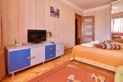Home Hotel Apartments on Livoberezhna