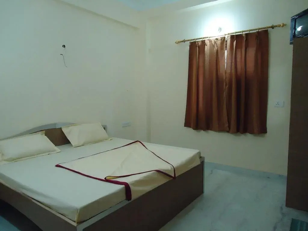 Basil Inn Homestay - Walk-In Distance to Taj Mahal