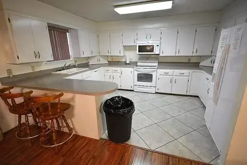 Aaa Escape - 3 Br home by RedAwning