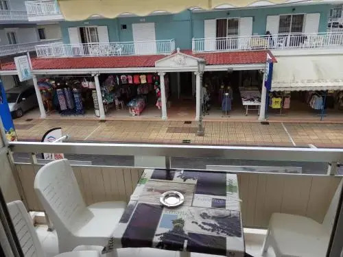 Teo rooms