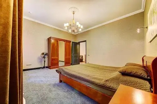 Sutkipeterburg on Chkalovskoy Apartaments