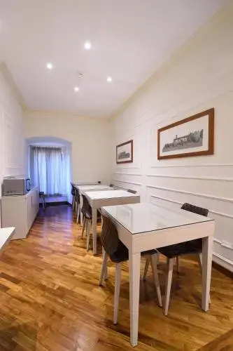Lory House