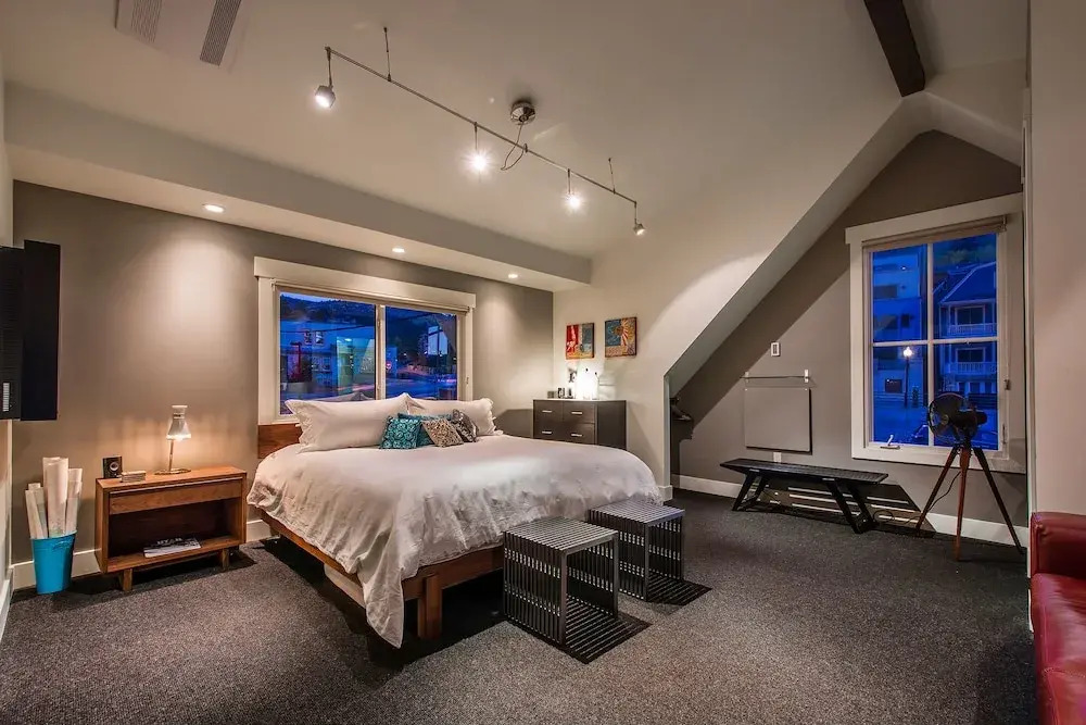 Modern Downtown Ski Cottage - 1 Br Home