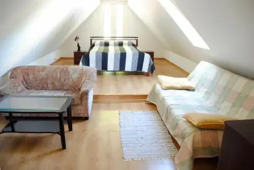 Cabin Guesthouse with free parking