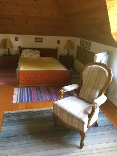Radnóti Home