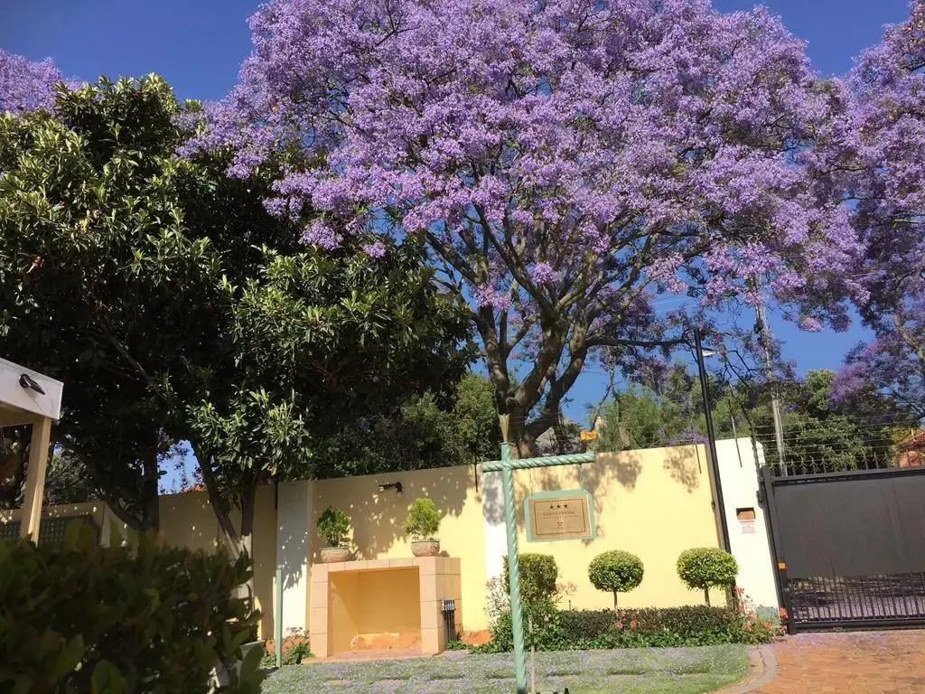 Chateau de Carolle Guesthouse