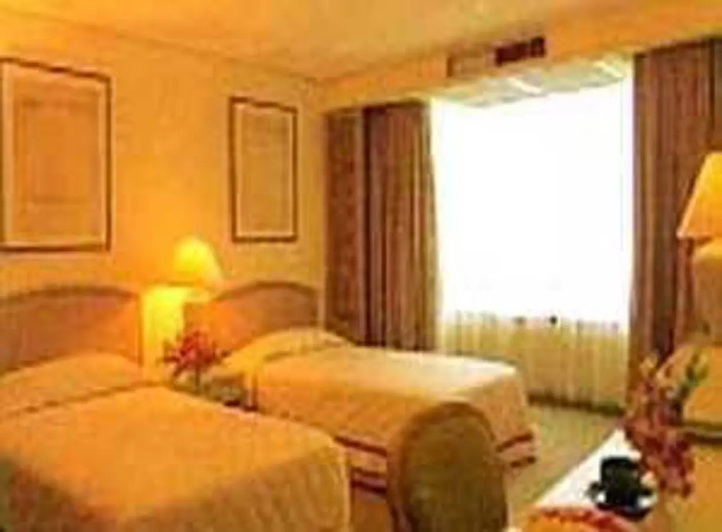 Eastin Lakeside