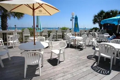 Bay Watch I 408 by RedAwning