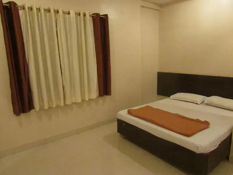 Hotel Sai Tirth