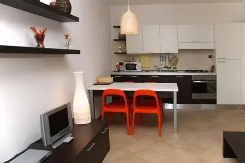 COZY LAKE COMO APARTMENTS