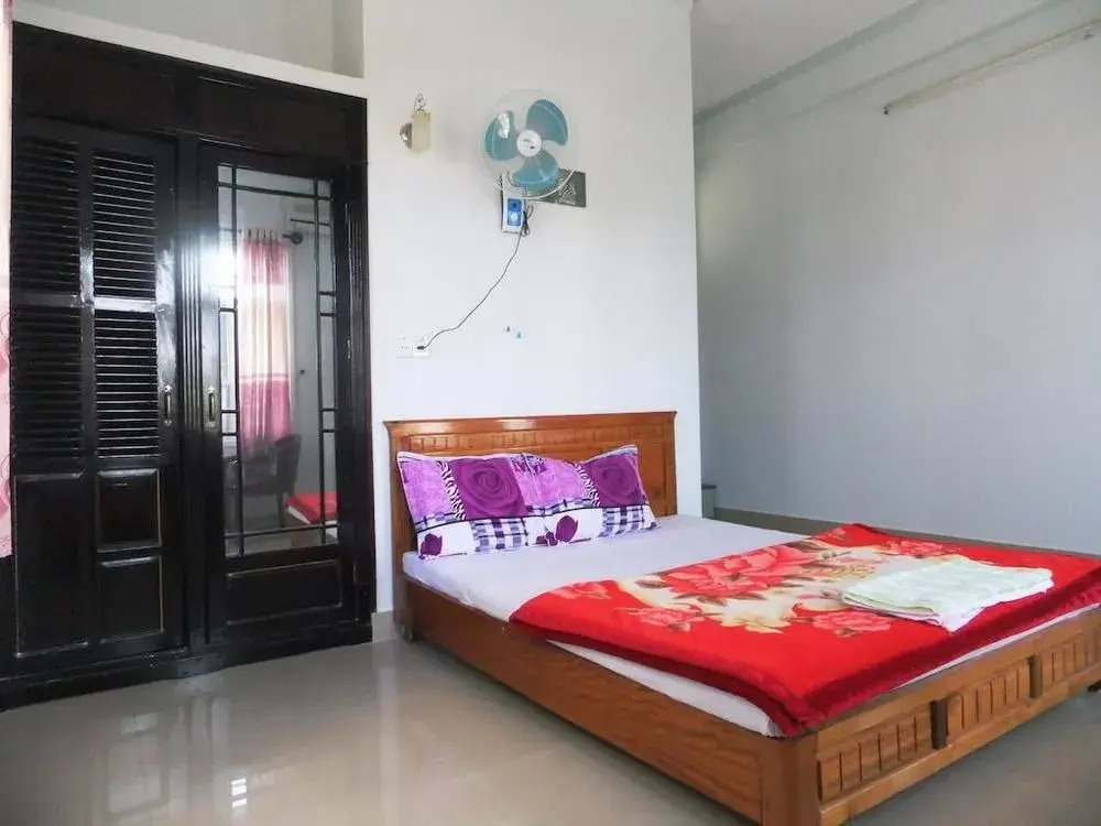 Eena Hotel