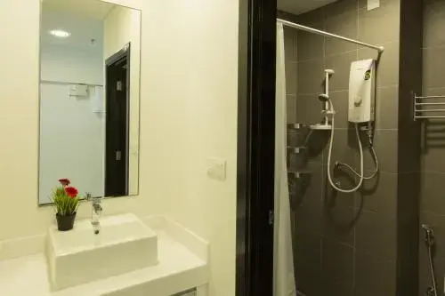 Summer Suite Bernice Dormitory