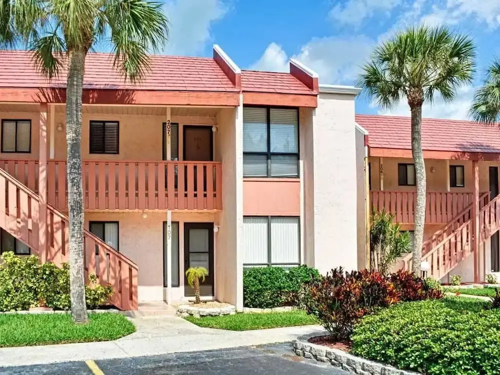 Runaway Bay 207