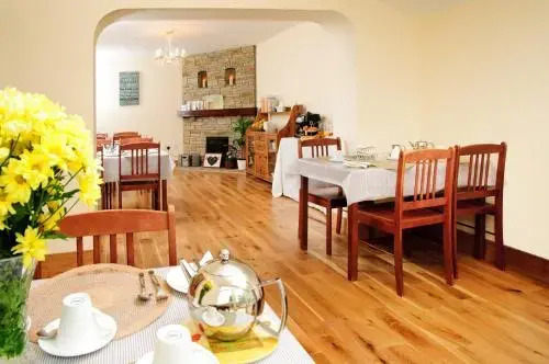 Sika Lodge Bed  Breakfast