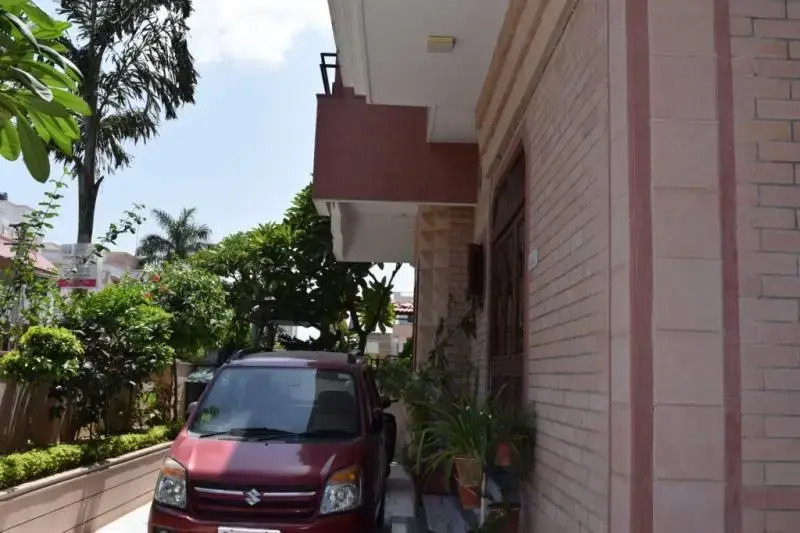 Kriss Residency