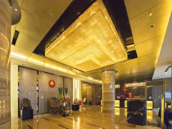 Ruiyang Crown Hotel